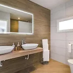 Lxr Bellavista 3hab. Next To Sea Апартаменти *